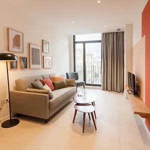 Premium - Calle Granada Španělsko