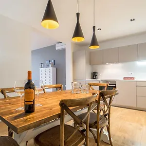 Rent Rambla Catalunya Spanien